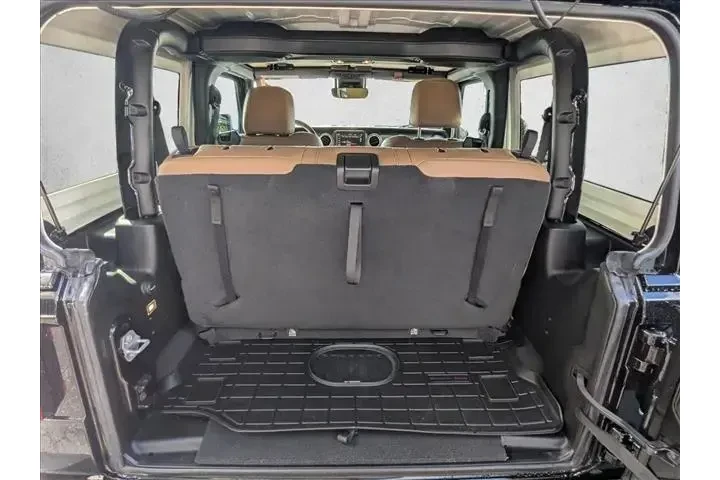 $31770 : Jeep Wrangler 2021 4x4 Rubic image 6