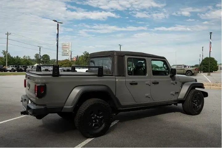 $27500 : Jeep Gladiator 2023 4x4 Spor image 10