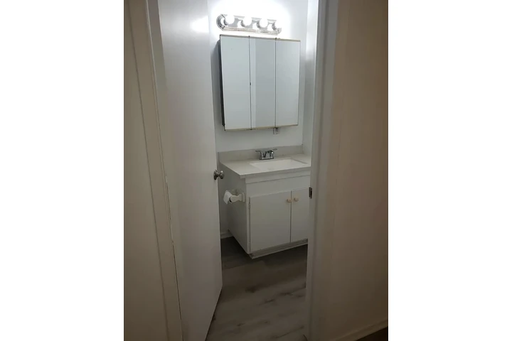 $2400 : Your dream house awaits you!!! image 7