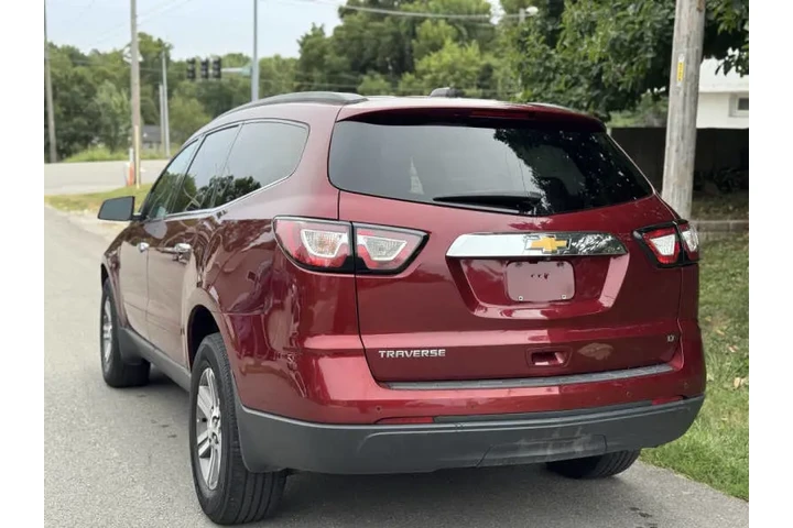 $7899 : 2017 Traverse LT image 5