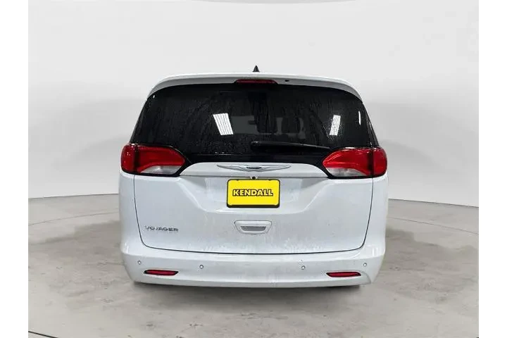 $19971 : Chrysler Voyager 2020 L 4dr image 4