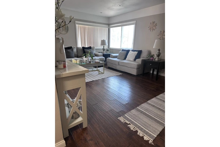 $2900 : 2 bedrooms 1 Bathroom image 7