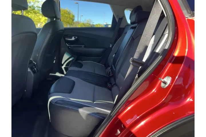 $11900 : 2022 Niro EV S image 10