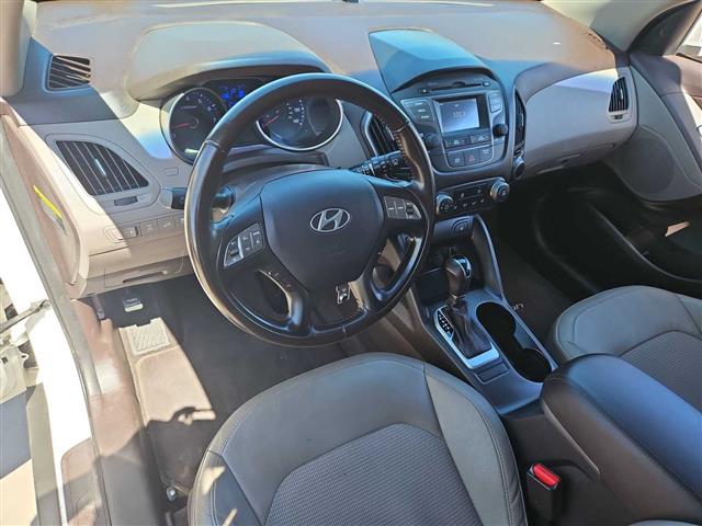 $9990 : Pre-Owned 2015 Hyundai Tucson image 10