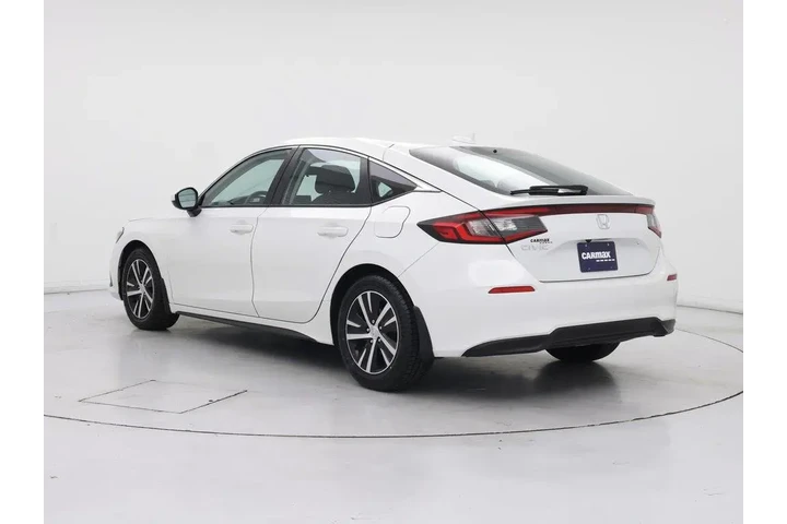 $24998 : Honda Civic 2024 LX 4dr Hatc image 2