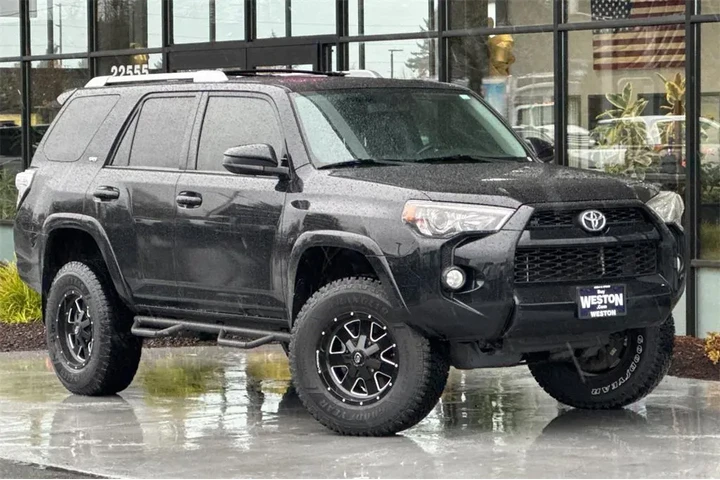 $28903 : Toyota 4Runner 2016 4x4 SR5 image 2