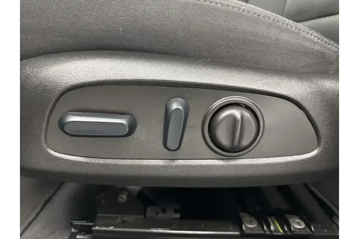 $17750 : Chevrolet Malibu 2023 LT 4dr image 10