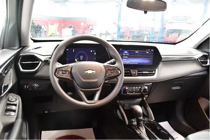 $23494 : Chevrolet Trailblazer 2025 4 image 9