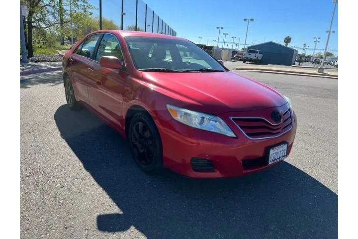 $10495 : 2011 Camry LE image 2