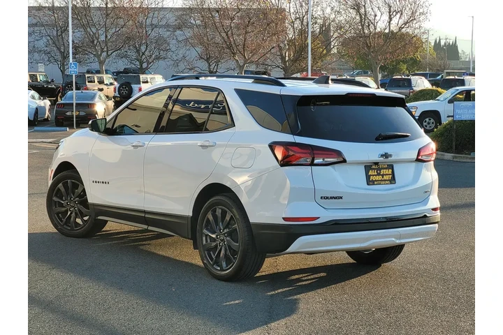 $24824 : Chevrolet Equinox 2024 RS 4d image 6