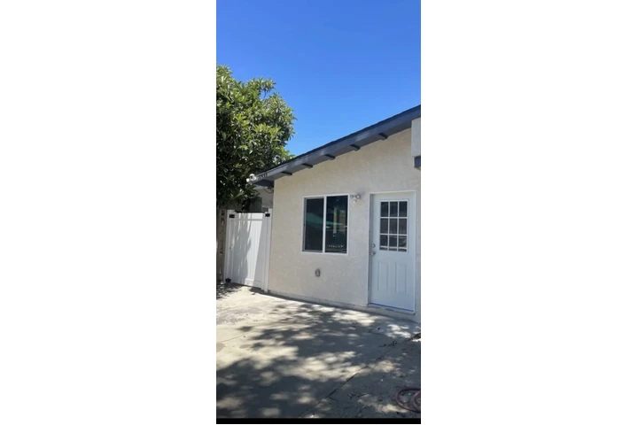 $1800 : Studio en Reseda image 1