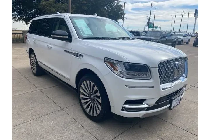 $31980 : Lincoln Navigator 2020 4x2 R image 8