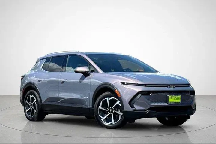$33477 : Chevrolet Equinox EV 2026 LT image 2