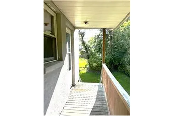 $525 : Rental property with 1 bedro image 9