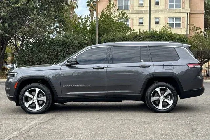 $31789 : Jeep Grand Cherokee L 2023 4 image 6