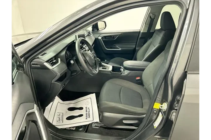 $28050 : Toyota RAV4 2023 AWD LE 4dr image 9