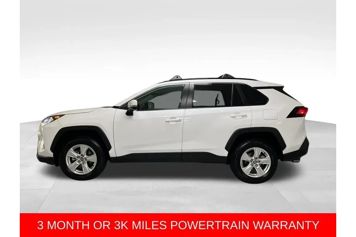 $17988 : 2021 RAV4 XLE image 2