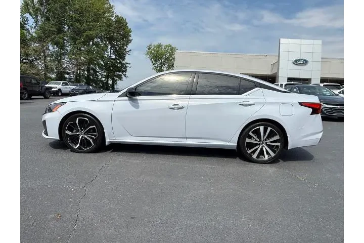 $19299 : Nissan Altima 2023 2.5 SR 4d image 7