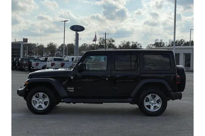 $24566 : Jeep Wrangler Unlimited 2021 image 4