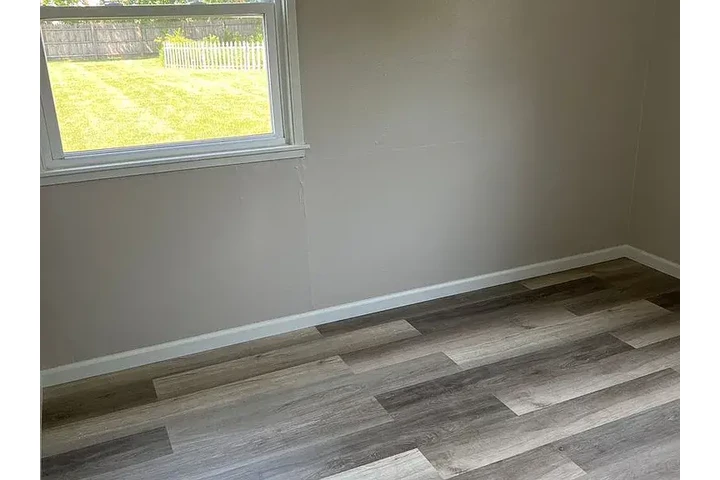 $1695 : 3 beds 1 baths image 7