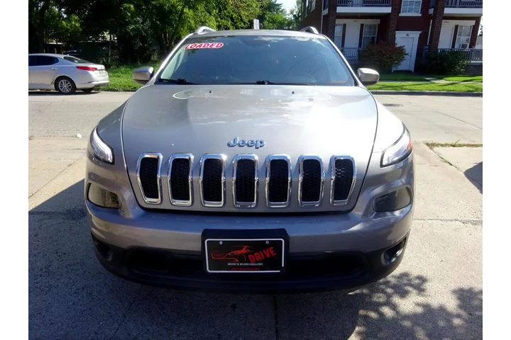 $7900 : 2015 Cherokee 4WD 4dr Latitude image 2