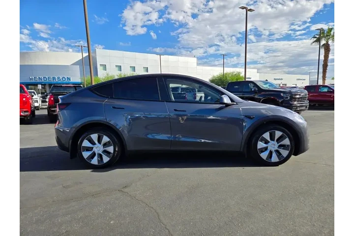 $31553 : Tesla Model Y 2023 AWD Long image 7