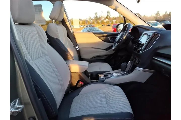 $16393 : Subaru Forester 2021 AWD Pre image 4