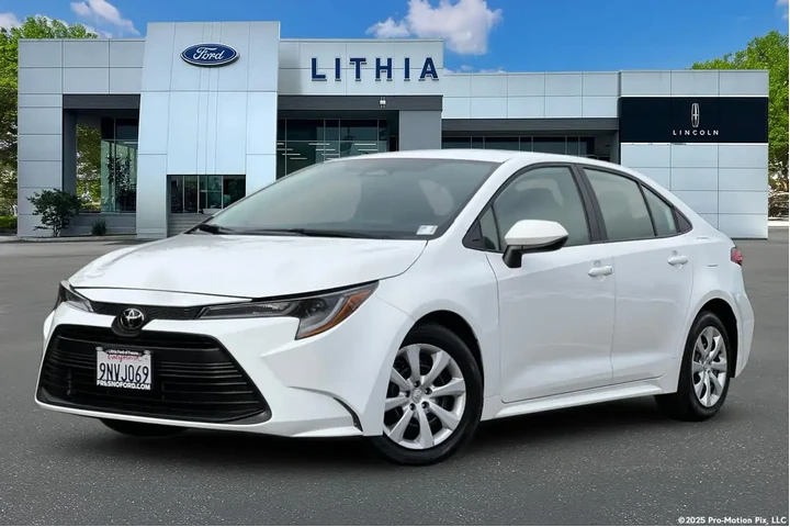 $20496 : Toyota Corolla 2024 LE 4dr S image 1