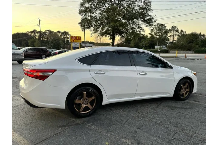 2013 Avalon XLE Premium image 6