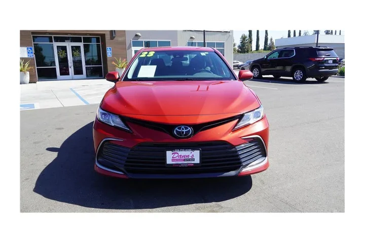 $24984 : 2023 Camry LE image 3
