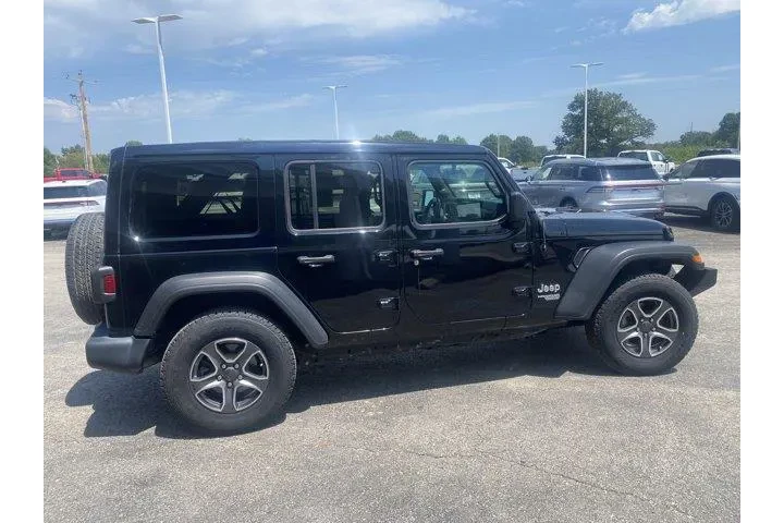 $28987 : Jeep Wrangler Unlimited 2021 image 5