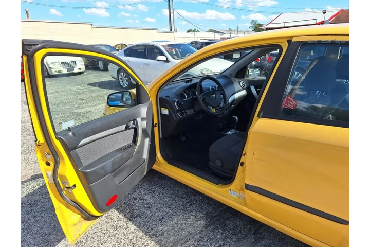 2010 Aveo LT image 9