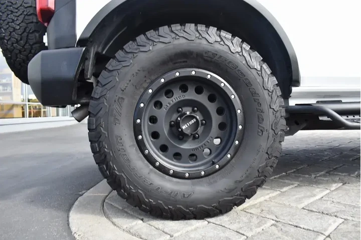 $37990 : Ford Bronco 2022 4x4 Base 4d image 4