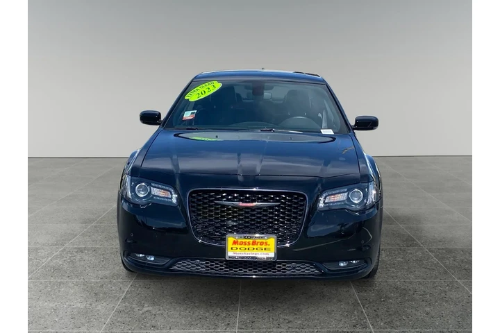 $34053 : Chrysler 300 2023 S V6 4dr S image 8