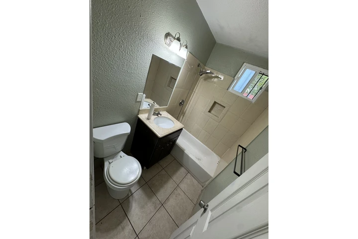 $2575 : Duplex en renta image 3