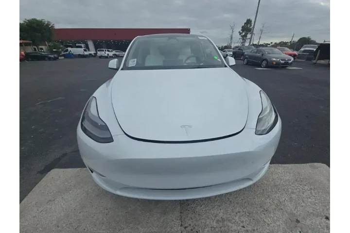 $27490 : Tesla Model Y 2023 AWD 4dr C image 2