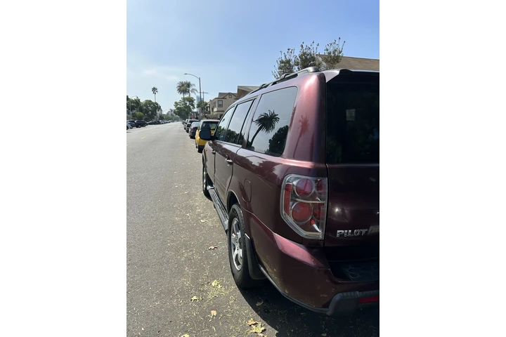 $4500 : Honda Pilot image 3