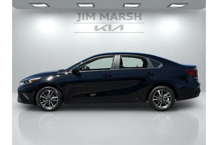 $18490 : Kia Forte 2024 LXS 4dr Sedan image 1
