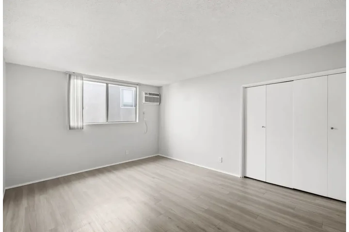 $1500 : 1 bedroom Apartment in Carson image 5