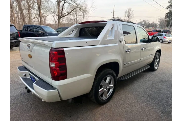 $12999 : 2013 Avalanche LTZ Black Diam image 6