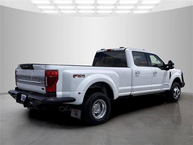 Pre-Owned 2022 F-350 Platinum image 5