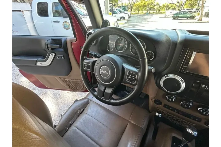 $9500 : Jeep Wrangler 2012 4x4 Sahar image 9
