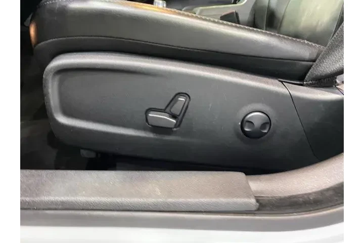 $23129 : Chrysler 300 2022 Touring L image 10