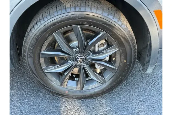 $22500 : Volkswagen Tiguan 2024 SE 4d image 7