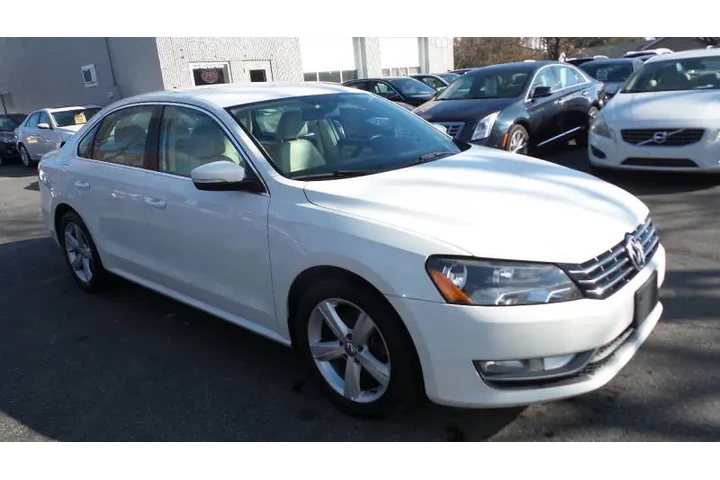 $8900 : 2015 Passat 1.8T Limited Edit image 3