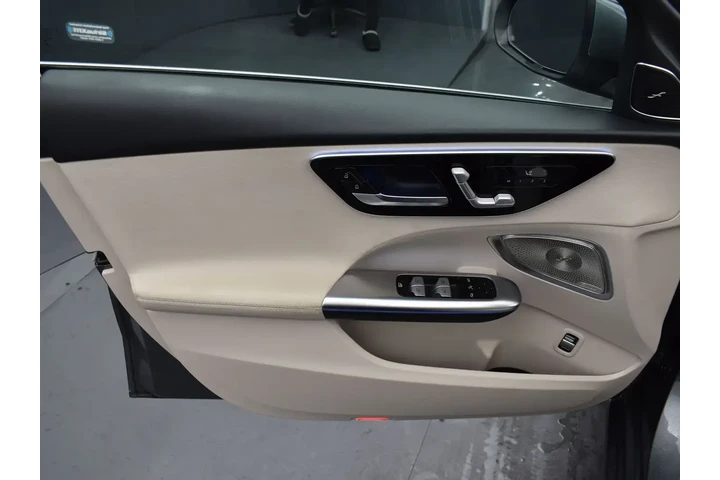 $27752 : Mercedes-Benz C-Class 2022 A image 9