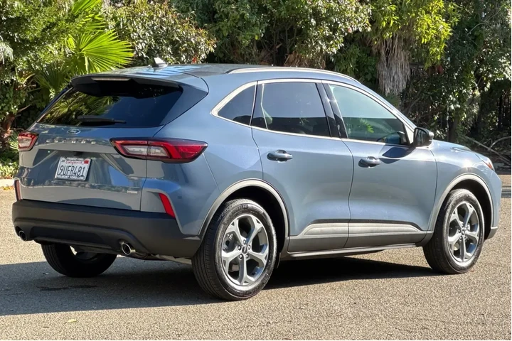 Ford Escape Hybrid 2025 ST-L image 3