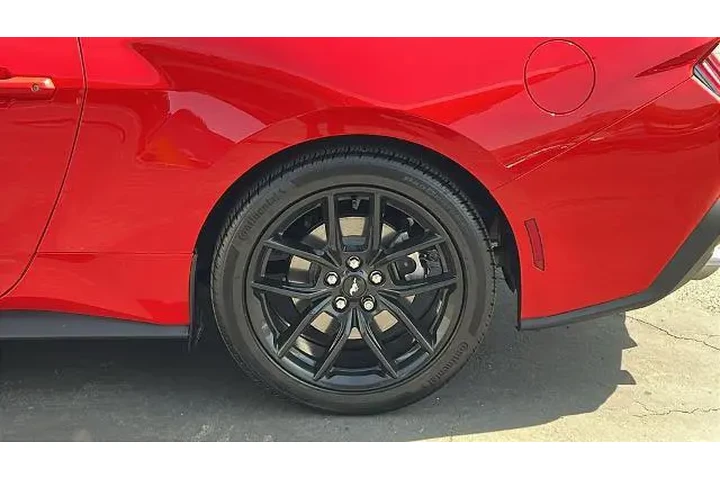 $39575 : Ford Mustang 2025 EcoBoost 2 image 9