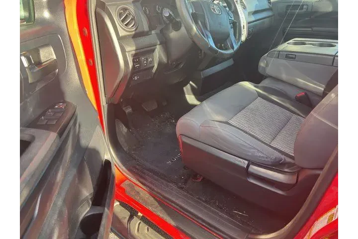 $21426 : Toyota Tundra 2014 4x4 SR 4d image 6