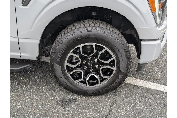 $39792 : Ford F-150 2023 4x4 XLT 4dr image 9